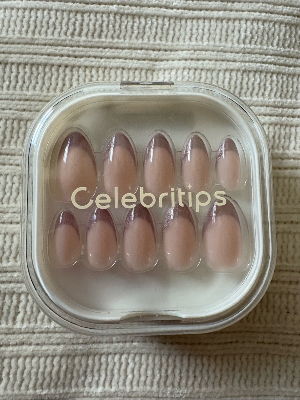 Celebritips Press-On Nails How Do You Like Your Rosé? short almond Pink French